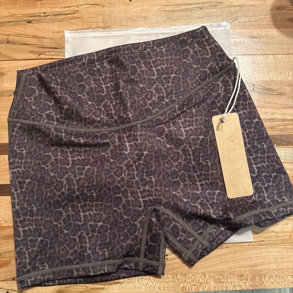 ACTA 4” LEOPARD BIKE SHORTS